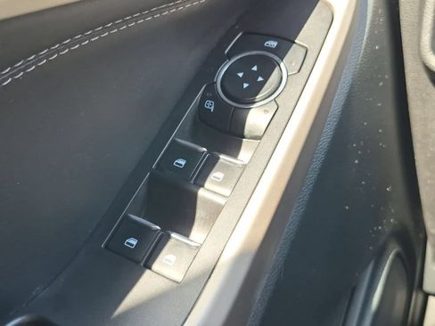 Used 2023 Ford Explorer XLT AWD/4WD image 29