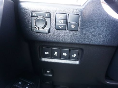 Used 2022 Lexus GX 460 Premium w/ Accessory Package AWD/4WD image 5