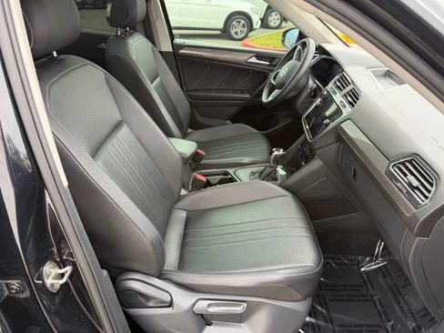Used 2022 Volkswagen Tiguan SE FWD image 20