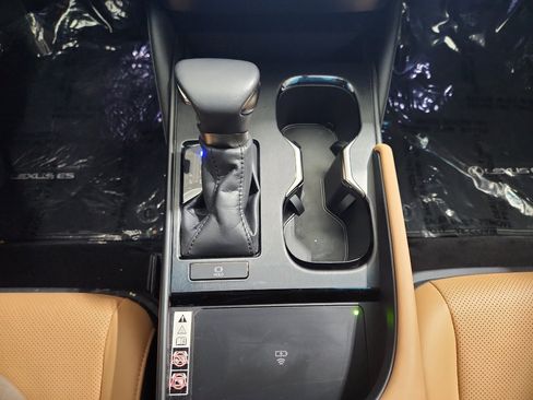 Used 2024 Lexus ES 350 Premium image 25