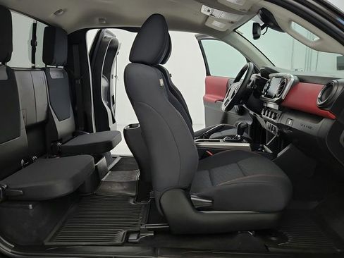 Used 2023 Toyota Tacoma SR5 AWD/4WD image 17