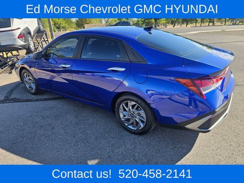 Used 2024 Hyundai Elantra SEL FWD image 3