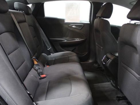 Used 2022 Chevrolet Malibu LT image 25