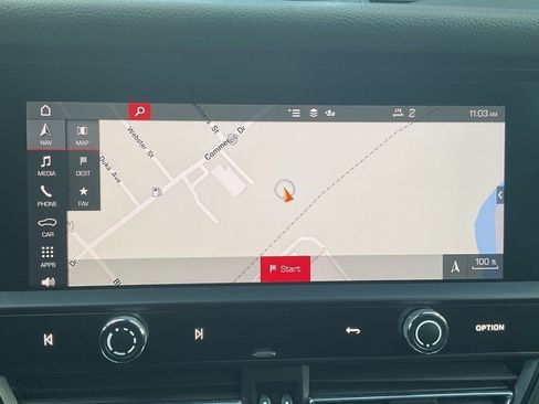 Used 2023 Porsche Macan Turbo image 3