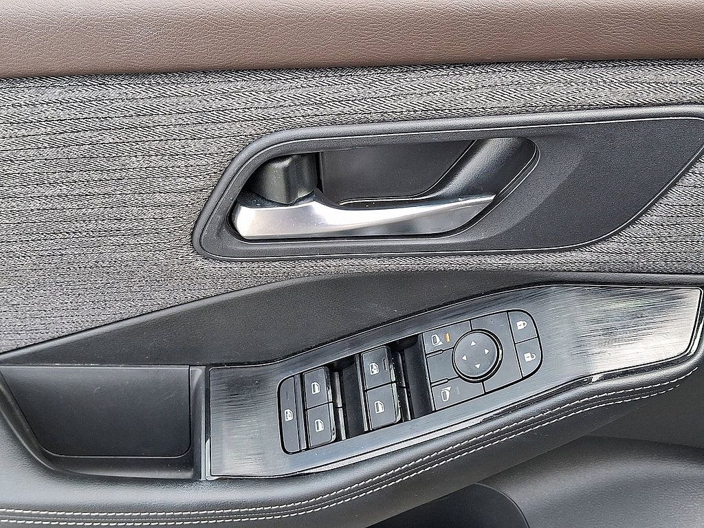 Certified 2023 Nissan Rogue SV AWD/4WD image 10