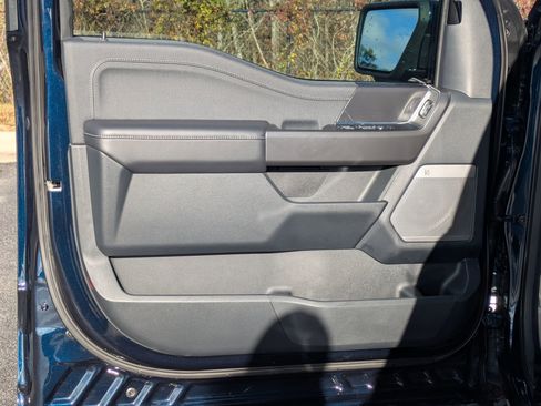 Used 2025 Ford F150 Lariat w/ Equipment Group 501A Mid image 20