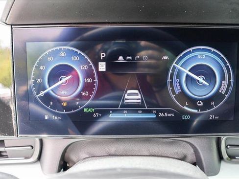 New 2025 Hyundai Elantra Limited image 15