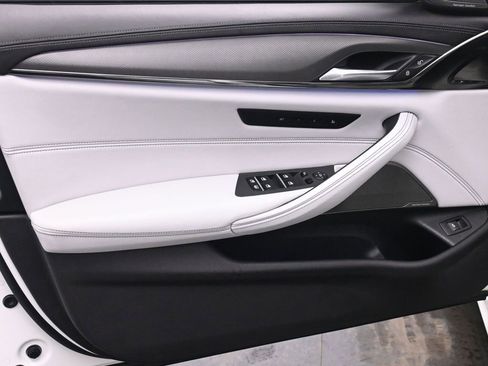 Used 2022 BMW M5 w/ Competition Package image 10