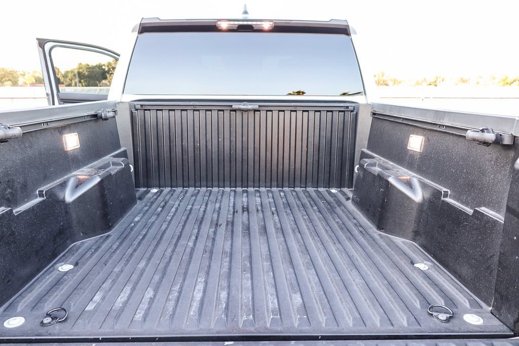 Used 2025 Toyota Tacoma SR5 AWD/4WD image 27