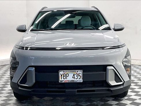 Used 2025 Hyundai Kona SEL FWD image 2