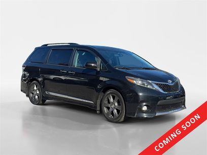 Used 2017 Toyota Sienna SE