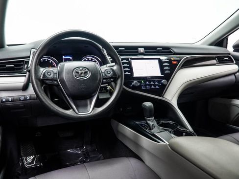 Used 2020 Toyota Camry LE FWD image 15
