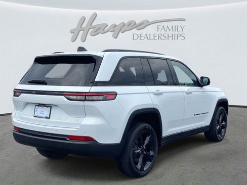 Certified 2024 Jeep Grand Cherokee Altitude image 42