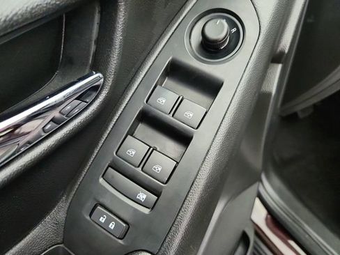 Used 2021 Chevrolet Trax LT image 17