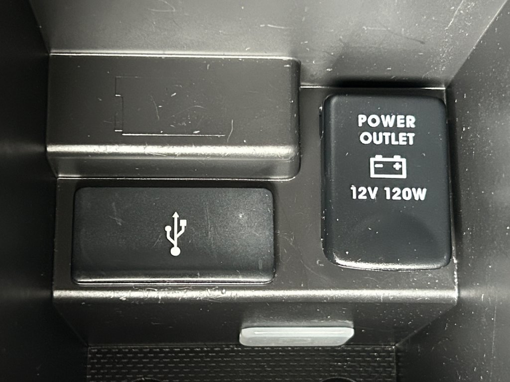 Used 2018 Mitsubishi Outlander SE AWD/4WD image 19