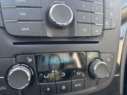 Used 2012 Buick Regal Premium image 10