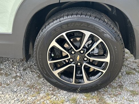 Used 2025 Chevrolet TrailBlazer LT FWD image 19