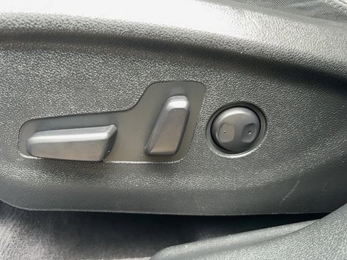 Used 2020 Kia Sorento S image 17