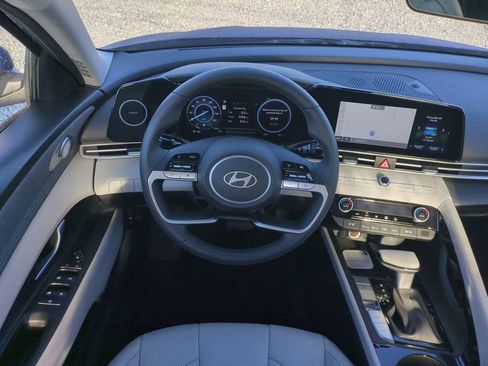 New 2026 Hyundai Elantra Limited image 17