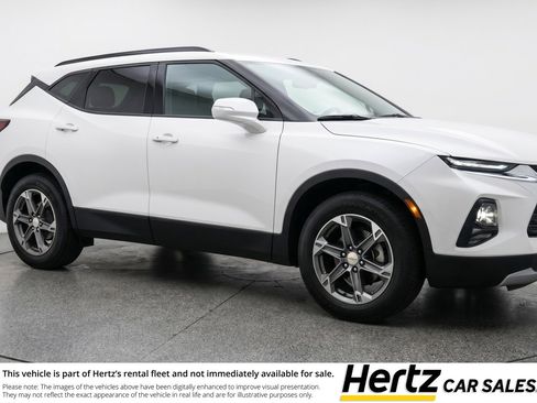 Used 2025 Chevrolet Blazer LT FWD image 1