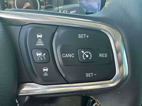 Used 2025 Jeep Wrangler Unlimited Sahara w/ Dual Top Group AWD/4WD image 19