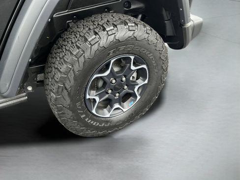 Used 2023 Jeep Wrangler Unlimited Rubicon 4xe w/ Cold Weather Group AWD/4WD image 9