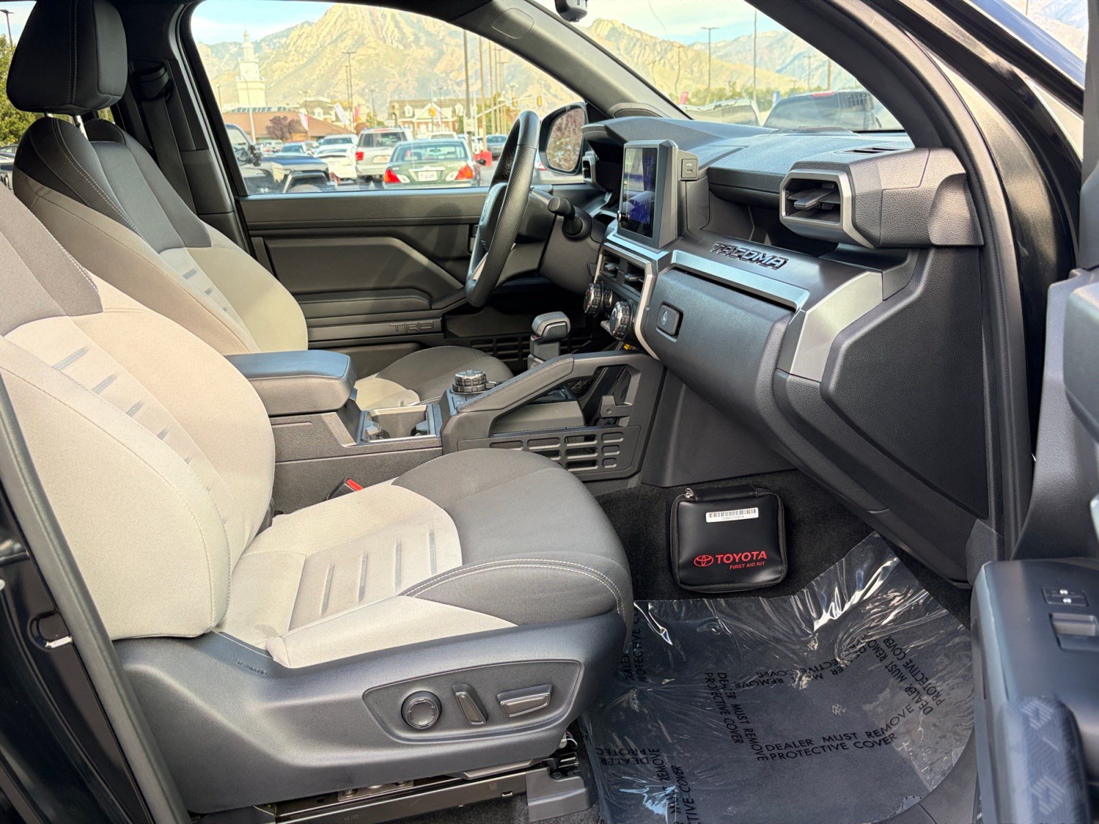 Used 2024 Toyota Tacoma SR5 AWD/4WD image 29
