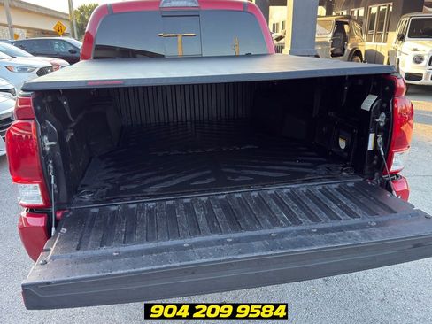 Used 2021 Toyota Tacoma TRD Off-Road w/ Technology Package AWD/4WD image 30