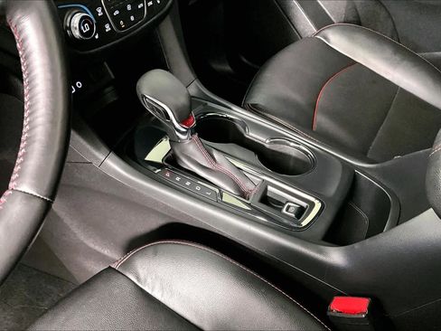 Used 2022 Chevrolet Equinox RS w/ RS Leather Package FWD image 16