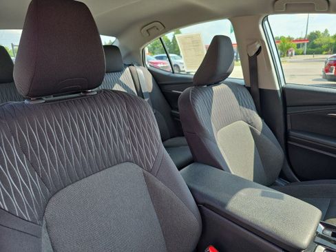 Used 2025 Toyota Camry LE FWD image 40