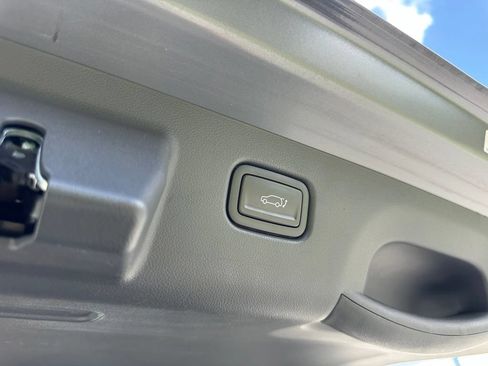 Used 2024 Hyundai Kona Limited FWD image 40