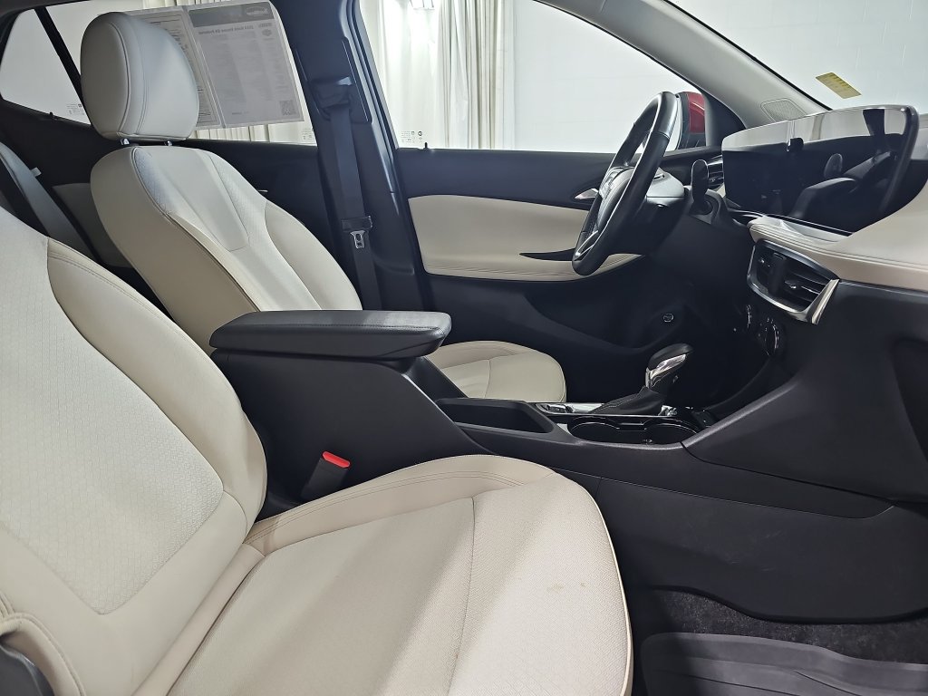 Certified 2024 Buick Encore GX Preferred w/ Comfort Package FWD image 13