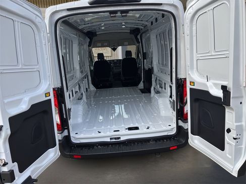 New 2025 Ford Transit 250 148 Medium Roof image 27