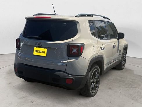 Used 2015 Jeep Renegade Latitude FWD image 5