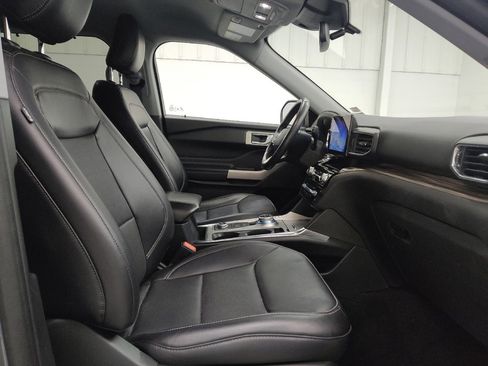 Used 2021 Ford Explorer Limited w/ Equipment Group 301A AWD/4WD image 21