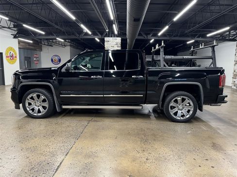 Used 2017 GMC Sierra 1500 Denali w/ Denali Ultimate Package AWD/4WD image 4