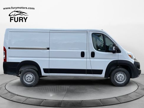 Used 2025 RAM ProMaster 2500 w/ Premium Convenience Group FWD image 2