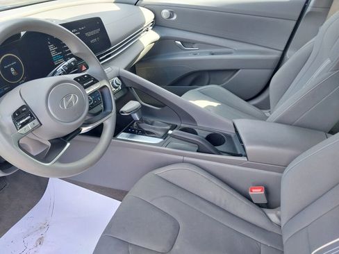 Used 2024 Hyundai Elantra SEL image 5