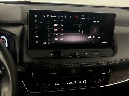 Used 2024 Nissan Rogue Platinum image 18