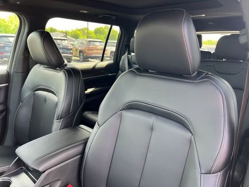 New 2026 Jeep Grand Cherokee L Limited AWD/4WD image 13