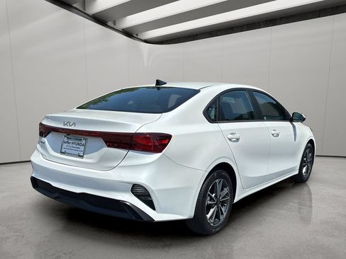 Used 2023 Kia Forte LXS w/ LXS Technology Package FWD image 5