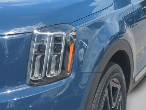 New 2025 Kia Telluride EX image 29