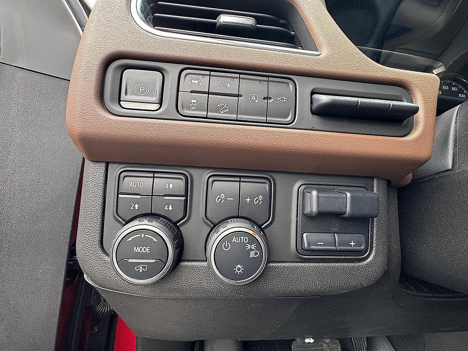 Certified 2021 Chevrolet Tahoe High Country AWD/4WD image 14