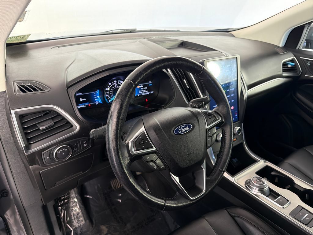 Used 2022 Ford Edge Titanium AWD/4WD image 13