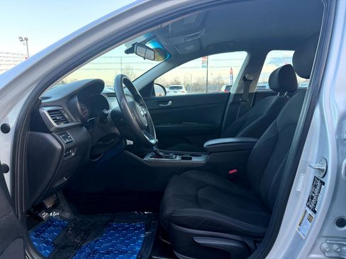 Used 2020 Kia Optima LX image 13