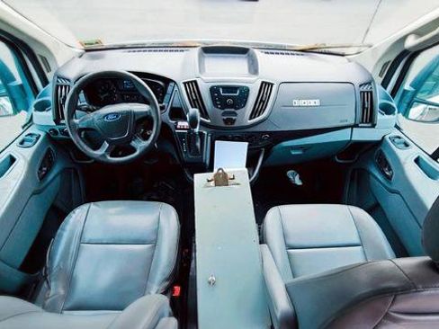 Used 2018 Ford Transit 150 XL image 9