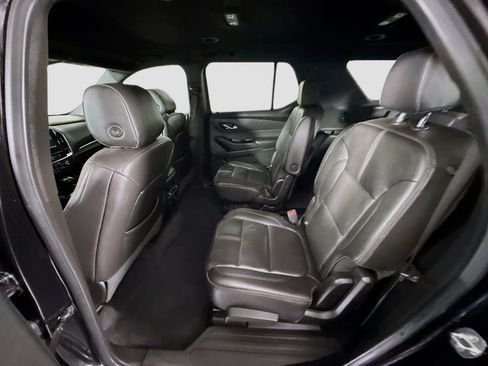 Used 2022 Chevrolet Traverse RS FWD image 25