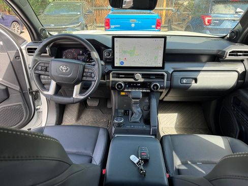 Used 2026 Toyota 4Runner Limited AWD/4WD image 19