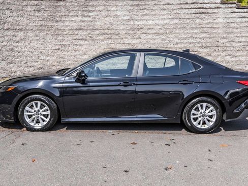 Used 2025 Toyota Camry LE image 9