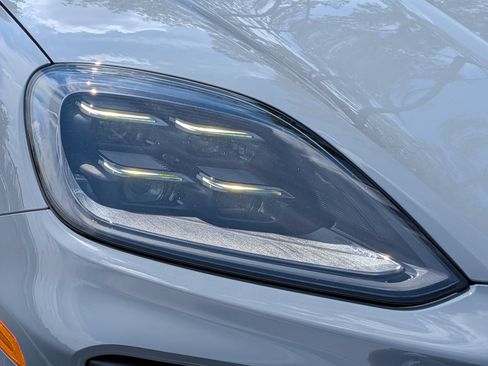 Certified 2026 Porsche Cayenne S AWD/4WD image 35